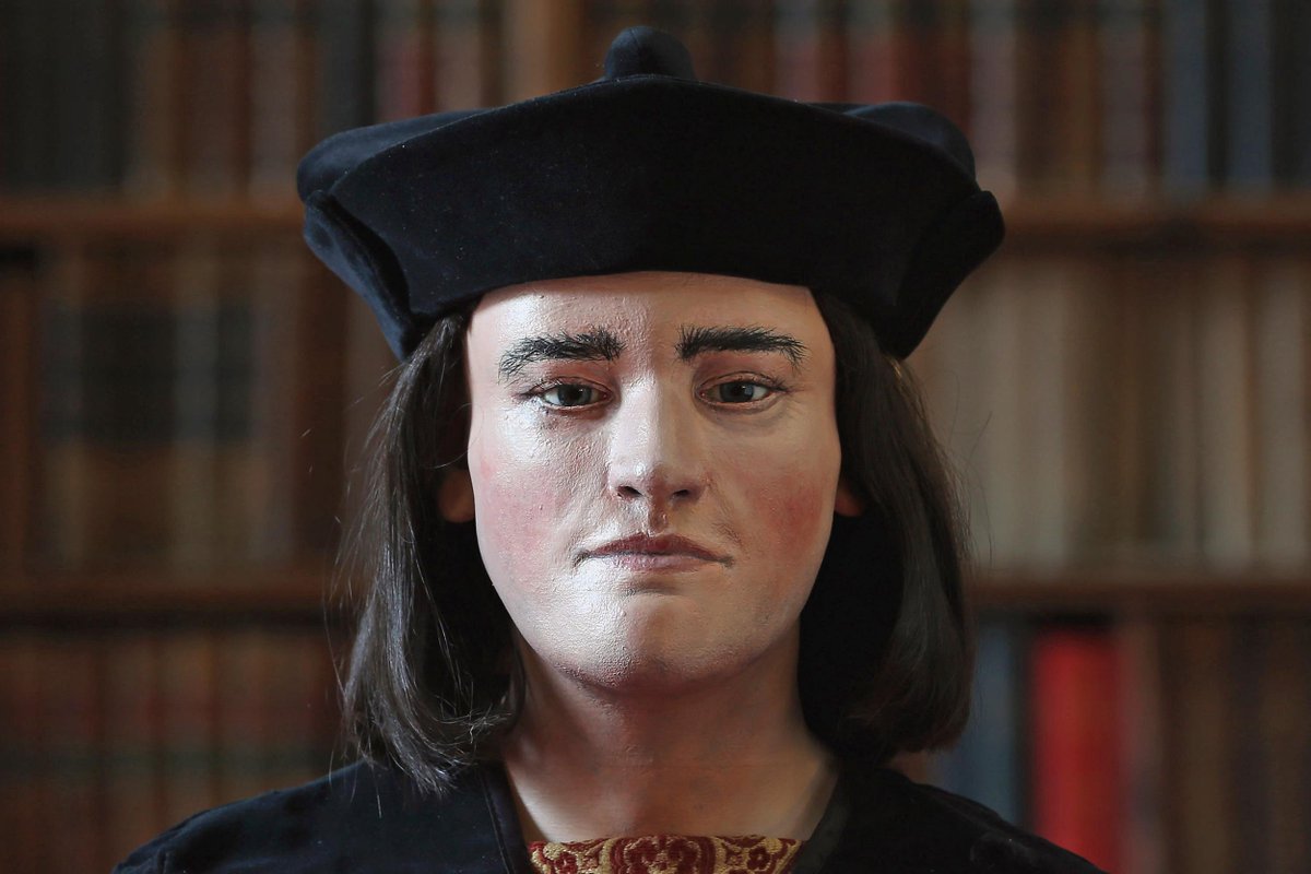 The #HouseofYork sent their last king to the throne of England, as #RichardIII began his rule OTD in 1483. His reign was brief, ending two years later at the #BattleofBosworthField. Still, Richard remains famous, as Shakespeare found inspiration in the king's reputed villainy.