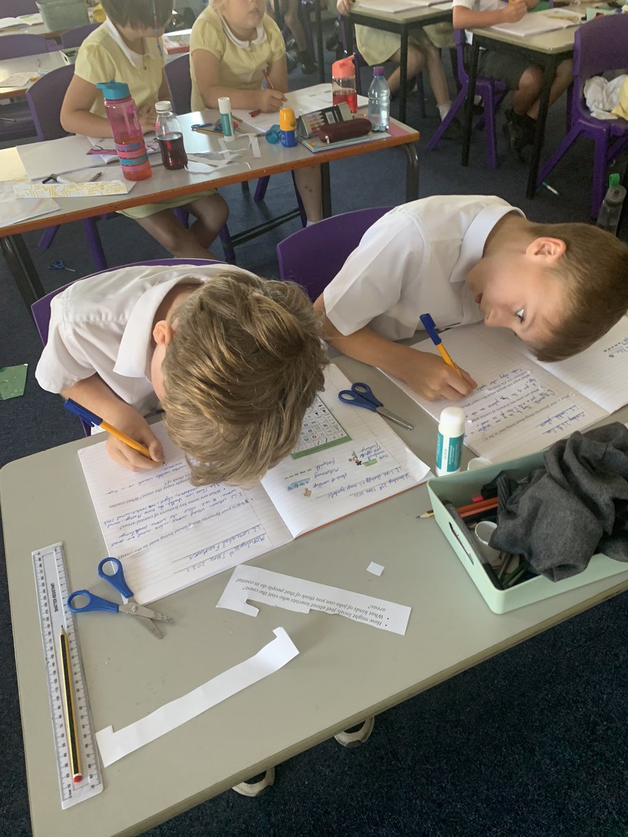 CCMPrimary's tweet image. We are enjoying a Geography day today in y4. We are learning about coastal features and what it’s like to live near New Brighton. 🌊⛱️☀️🐚 #geographyrocks #livingneartothecoast