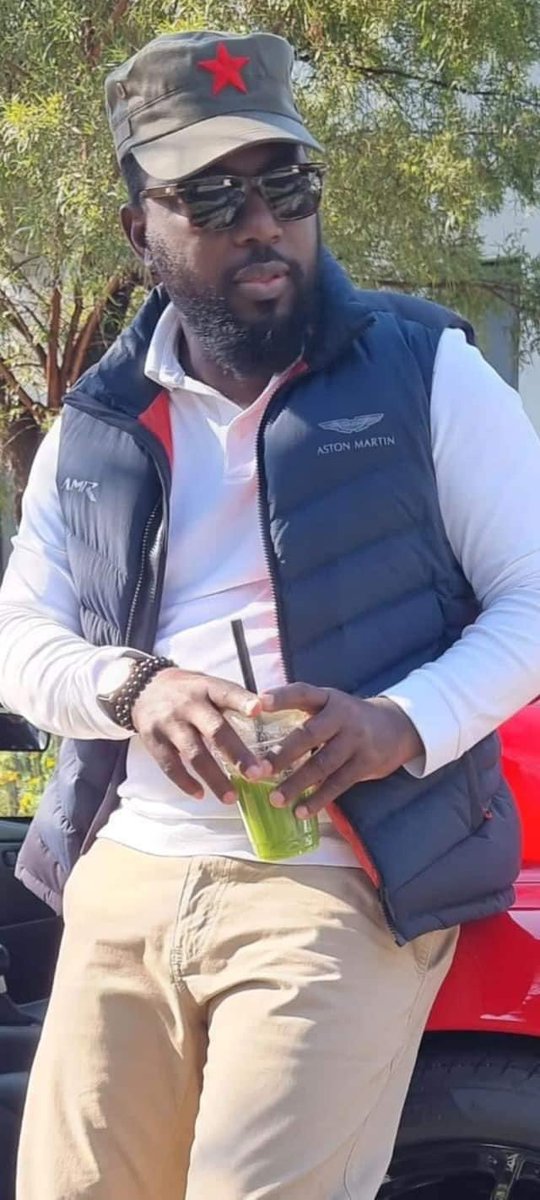 JerrySikara's tweet photo. Somptueux anniversaire monsieur le gouverneur #zoe Kabila pluie de bonnes choses à vous.
@zoekabila 
@KabilaOlive 
@drcJosephKabila 
@JeanineMabunda https://t.co/m17TqXVLOA