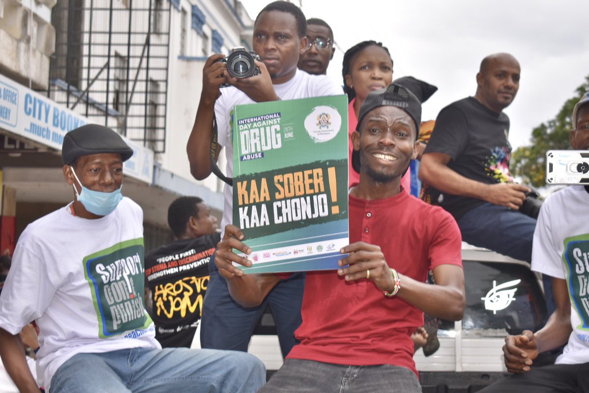 Sen_Faki001's tweet photo. We will win this fight, we must rescue our youths from addiction. Let’s spread awareness against Drug abuse for a happy and healthy society.
#WorldDrugDay #SayNoToDrugs #IDADA #ArostoNoma
#UwakilishiWaUhakika
#Senator001
#AsanteniWanaMombasa https://t.co/v5SgNV5LLC
