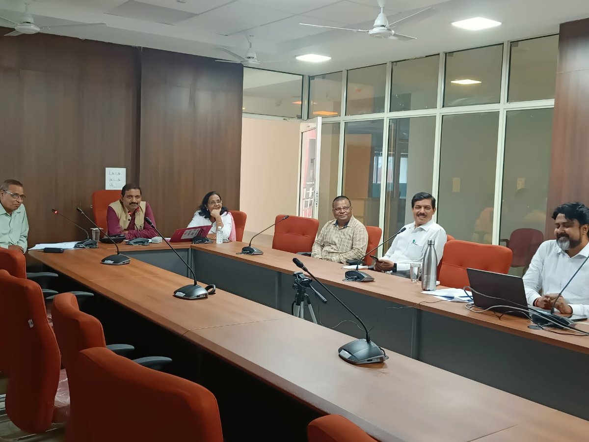 kg_suresh's tweet image. Selecting the best: Interviews on for admission to various courses @mcu_bhopal today.
#MCUAdmissions 
@highereduminmp @EduMinOfIndia @dpradhanbjp @ugc_india @AIUIndia @columbiajourn @SunilAmbekarM @atulkotharissun @ianuragthakur @PIBBhopal @IIMC_India @IAMCRtweets @JansamparkMP