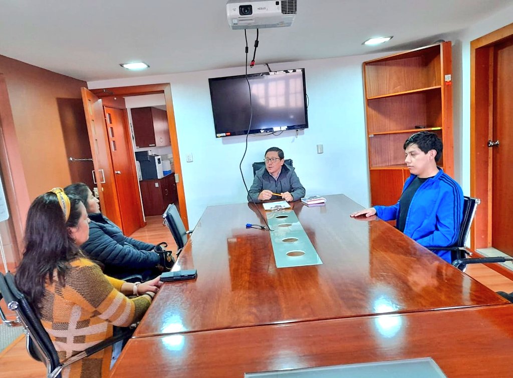 📍 #Cuenca | Nuestro equipo técnico zonal 6 junto a la <a href="/udecuenca/">UCuenca</a> y representantes de la Asociación de Toquilleras María Auxiliadora planificaron asistencia y asesoría administrativa, como parte del Proyecto "Fortaleciendo las #OEPS".

#ImpulsoProductivoEPS
#SomosEPS