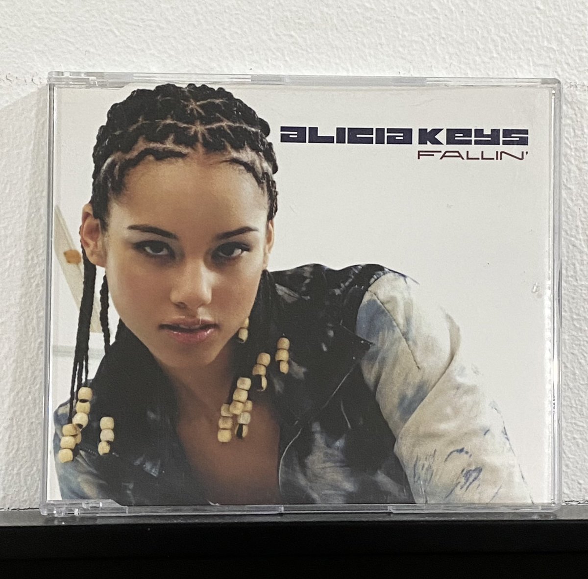 June 26, 2023

“Fallin’” - Alicia Keys (CD Maxi-Single)
#physicalmedia 
#AndreDiscOfTheDay 
#discoftheday #aliciakeys 
#cdcollector 
#cdcollection Full post: facebook.com/713124042/post…
