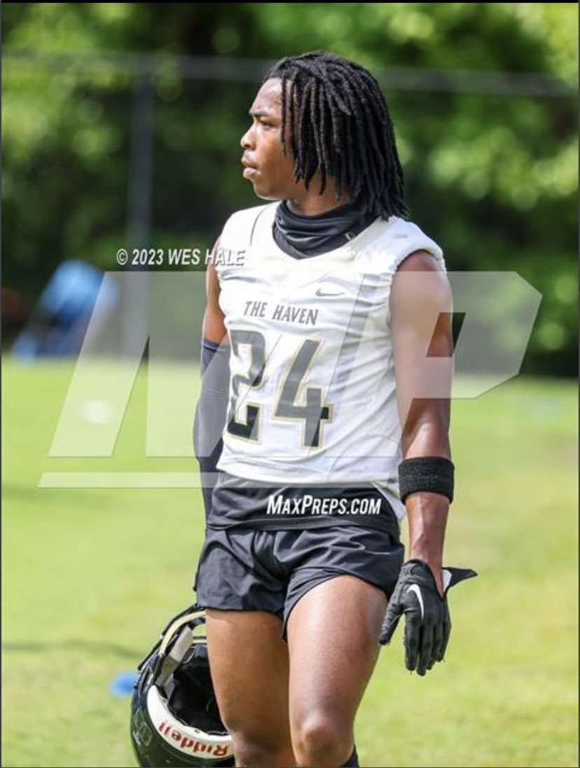 iamjoshwalls's tweet photo. Opportunity is the air, therefore my time is coming!!! #underdog #refusetobedenied
@SaulsberrySr @CSmithScout @AL_Recruiting @WhitehavenTiger https://t.co/8pPdfIxXV1