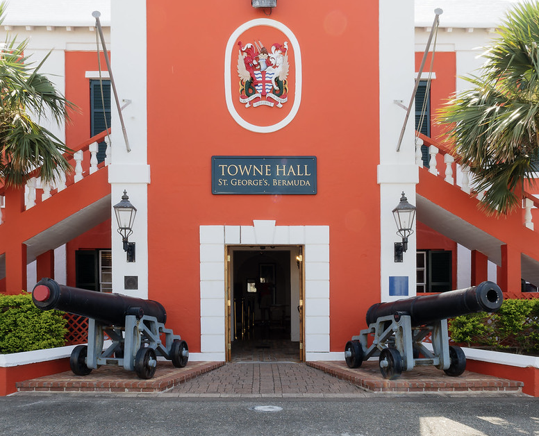 marnicpatterson's tweet photo. We visited the Towne Hall in #stgeorgesbermuda on a #vikingoceancruise & saw a picture of the former mayor who’s now the Town Crier.
#visitbermuda #bermudaadventures #cometobernuda #gotobermuda #bermudavibes #MyVikingStory #vikingoceancruises #travelwritersuniversity #ifwtwa1 https://t.co/50TlT6nfpd
