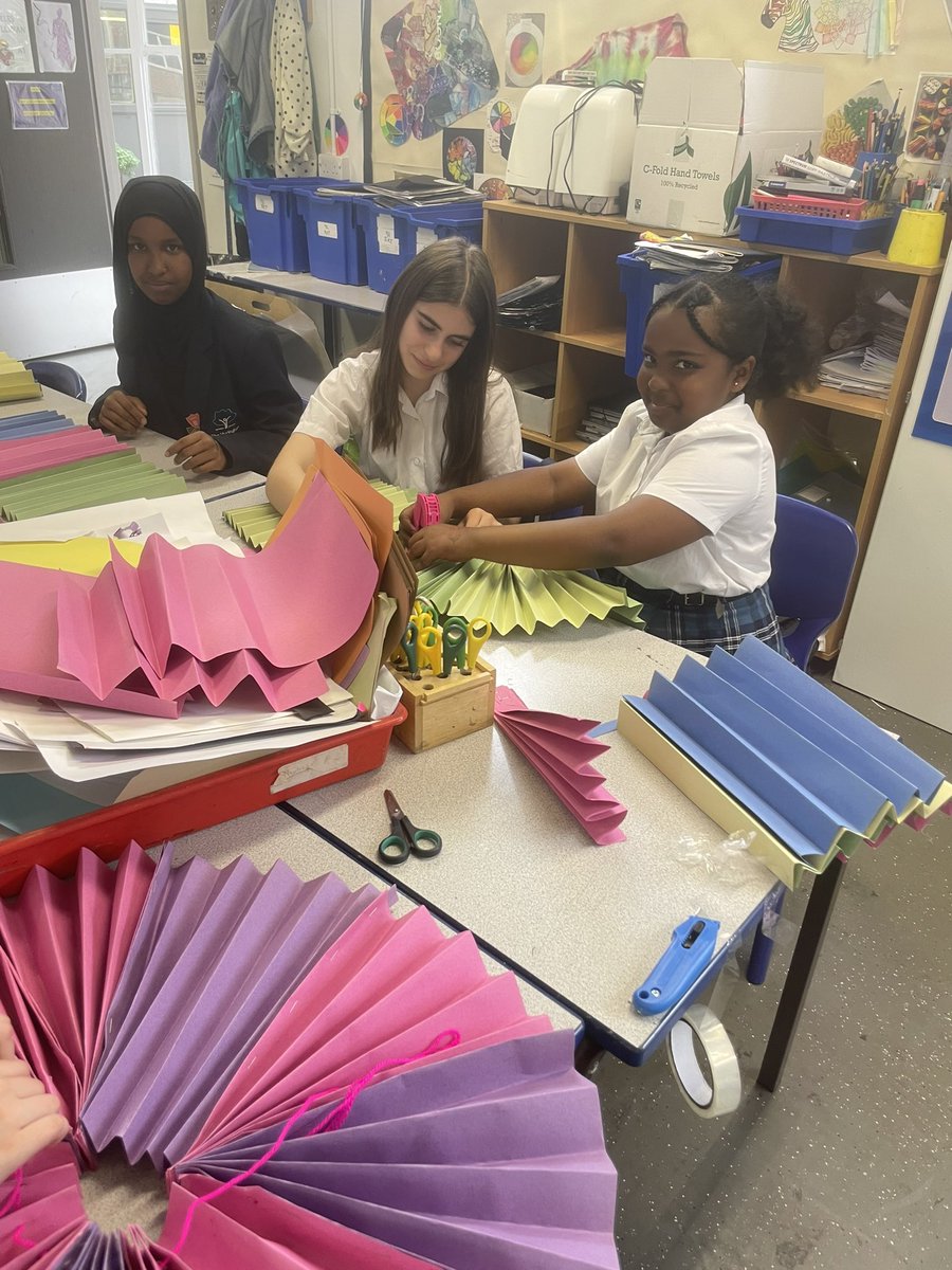 HurlinghamAcademyART (@arthurlingham) on Twitter photo Enjoying all things structure and decoration today!
Making some Eid decorations with Art club today! <a href="/TheHurlinghamAc/">TheHurlinghamAcademy</a> #hurlinghamart #communityart #hammersmithandfulham Enjoying all things structure and decoration today!
Making some Eid decorations with Art club today! <a href="/TheHurlinghamAc/">TheHurlinghamAcademy</a> #hurlinghamart #communityart #hammersmithandfulham
