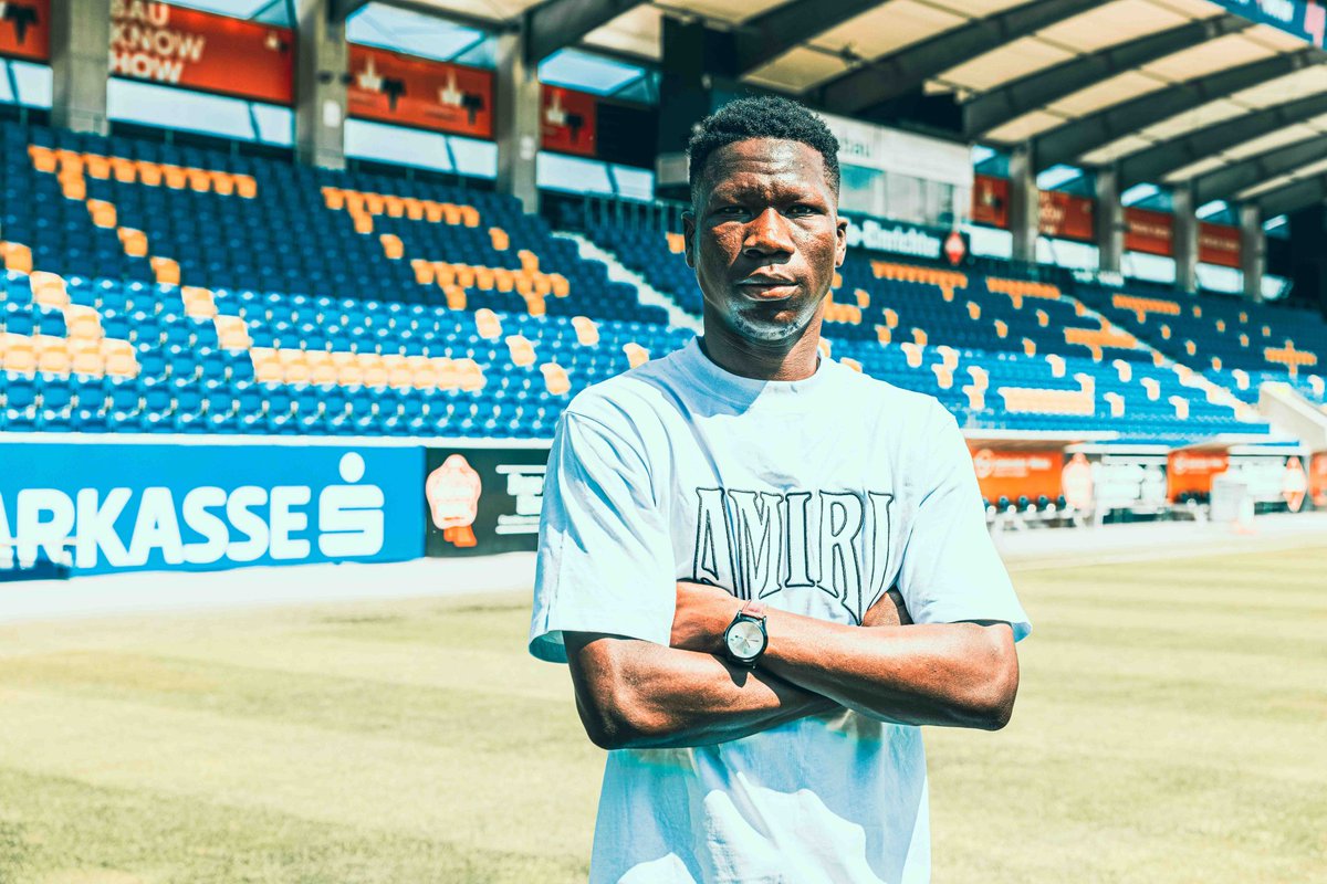⚫️⚪️ SCR Altach, 20 yaşındaki oyuncu Djawal Kaïba'yı kadrosuna kattı. 

Oyuncu Kamerun U23 kaptanı.