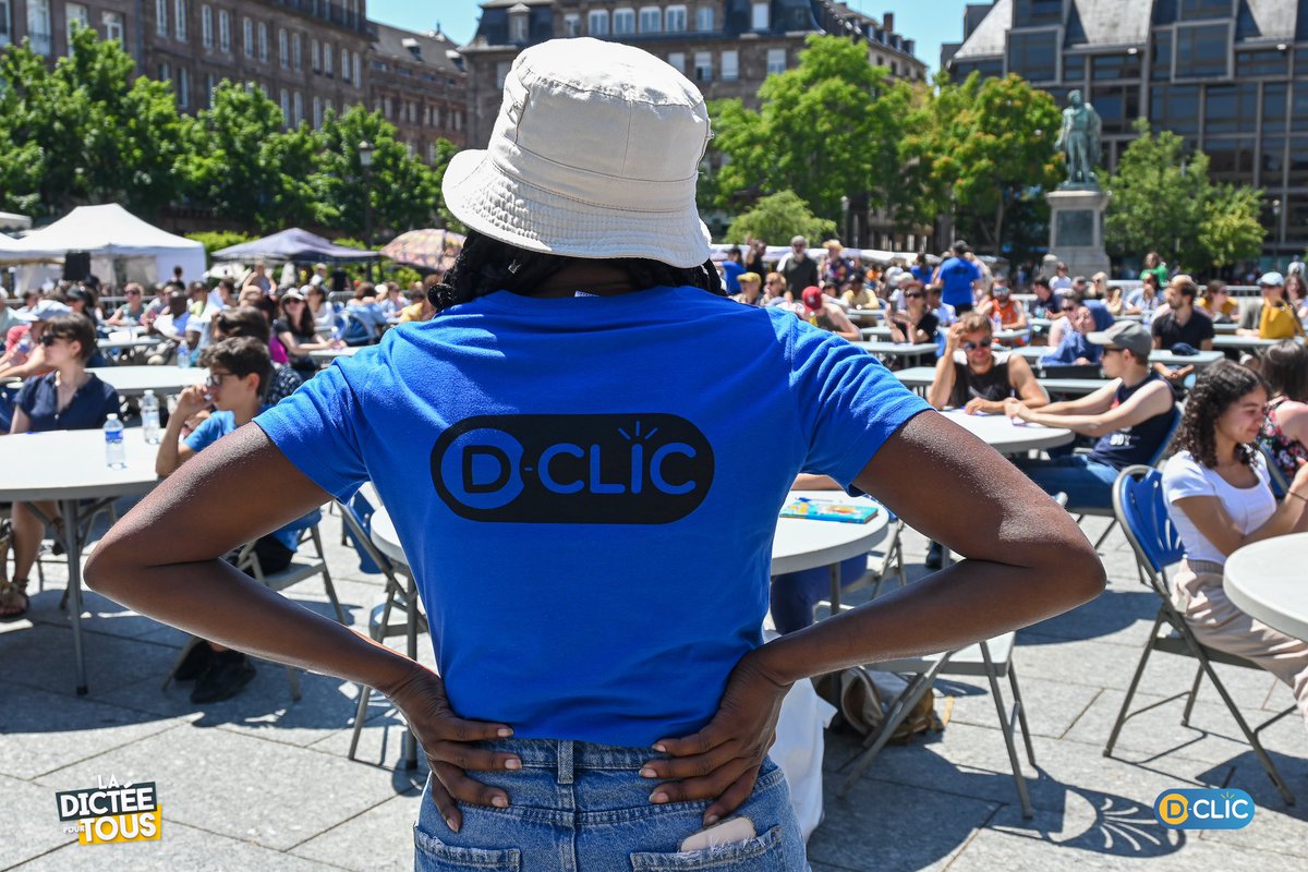 AssoDClic's tweet photo. La @dicteepourtous à Strasbourg - Grande Finale Place Kléber ! 

Après 5 sessions organisées dans différents quartiers de Strasbourg, la Finale de la Tournée de la @dicteepourtous a réuni 300 personnes ce samedi 24 juin sur la Place Kléber. 

+ d'infos : https://t.co/2aAEbVI3EH https://t.co/RNarSD8jWq