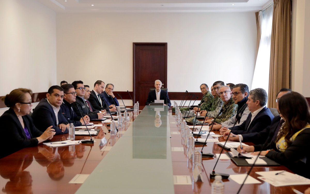 Reunión con el Grupo de Coordinación Territorial para la Construcción de la Paz, para revisar los reportes de seguridad del #Edoméx.