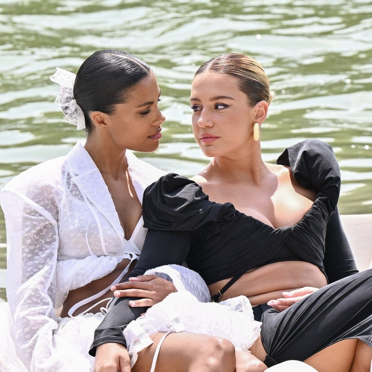 tashasbby's tweet image. MAIS QU’ELLES SE MARIENT??????