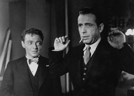 Remembering #PeterLorre on his birthday, seen here in 'The Maltese Falcon' from 1941.