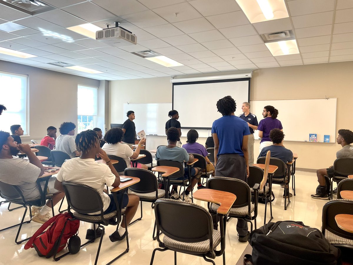 RedtpWku's tweet photo. Another year of a great WKU Young Male Leadership Academy Summer Camp has started! 

Special thanks to Dr. Dennis George-CEBS Associate Dean and Mr. Rob Clayton-Warren County Schools Superintendent for the official opening and welcome. https://t.co/0XMvRDOHfy