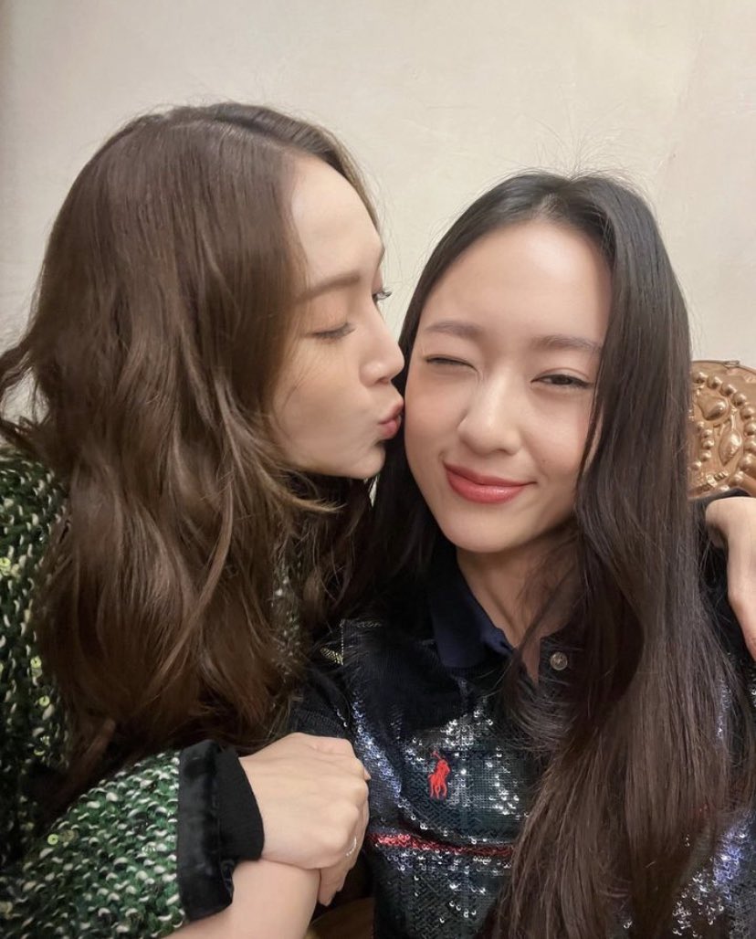 sysyica's tweet photo. Miss you. 🤍 https://t.co/We0NGo6BB0