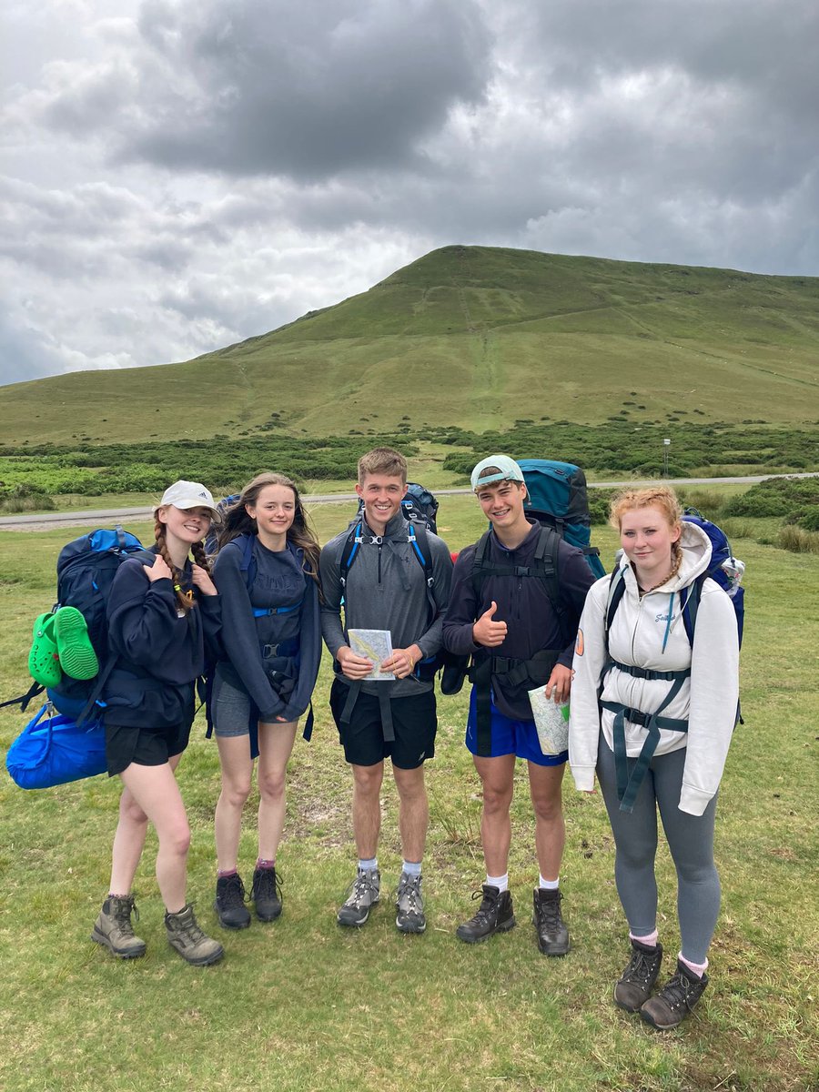 🥇 Aur 🥇 Pob hwyl i’r criw Aur sydd allan am y pedwar diwrnod nesaf. Joiwch y profiad unigryw yma. 🏕️ A good day so far and best of luck for the next three days. What an experience ⛰️ @UrddAwyrAgored