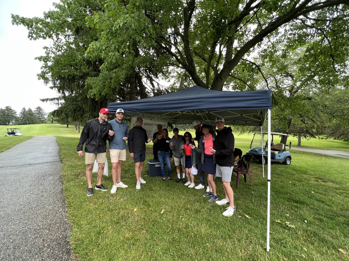 Nothing like jello in the morning ⁦<a href="/CREWDetroit/">CREWDetroit</a>⁩ golf outing in rain!