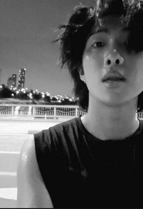 BTS_DETAlLS's tweet photo. this namjoon on my mind 24/7 https://t.co/qtjnX94kA0