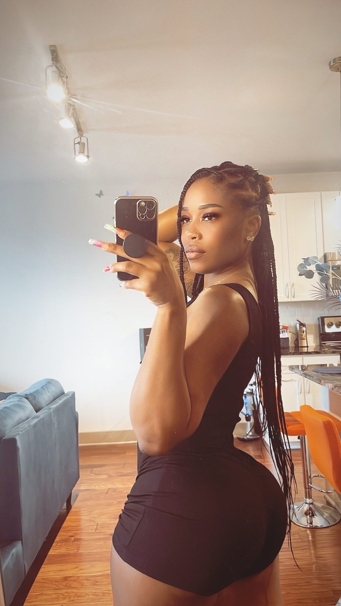 MGK. on X: you snooze, you lose. 🤷🏾‍♀️ t.co05e3ign0hY  X