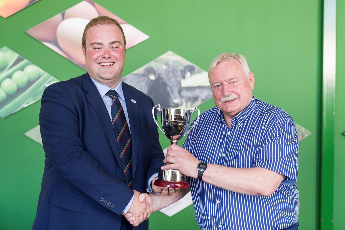 McCulloch_JR's tweet photo. It is a huge honour to be the first recipient of the newly formed Fordyce Maxwell award from @SRUC! Brilliant to receive this award @ScotlandRHShow from Wayne Powell and in the company of many industry leaders! #yfinaction https://t.co/JhXu76lp9J