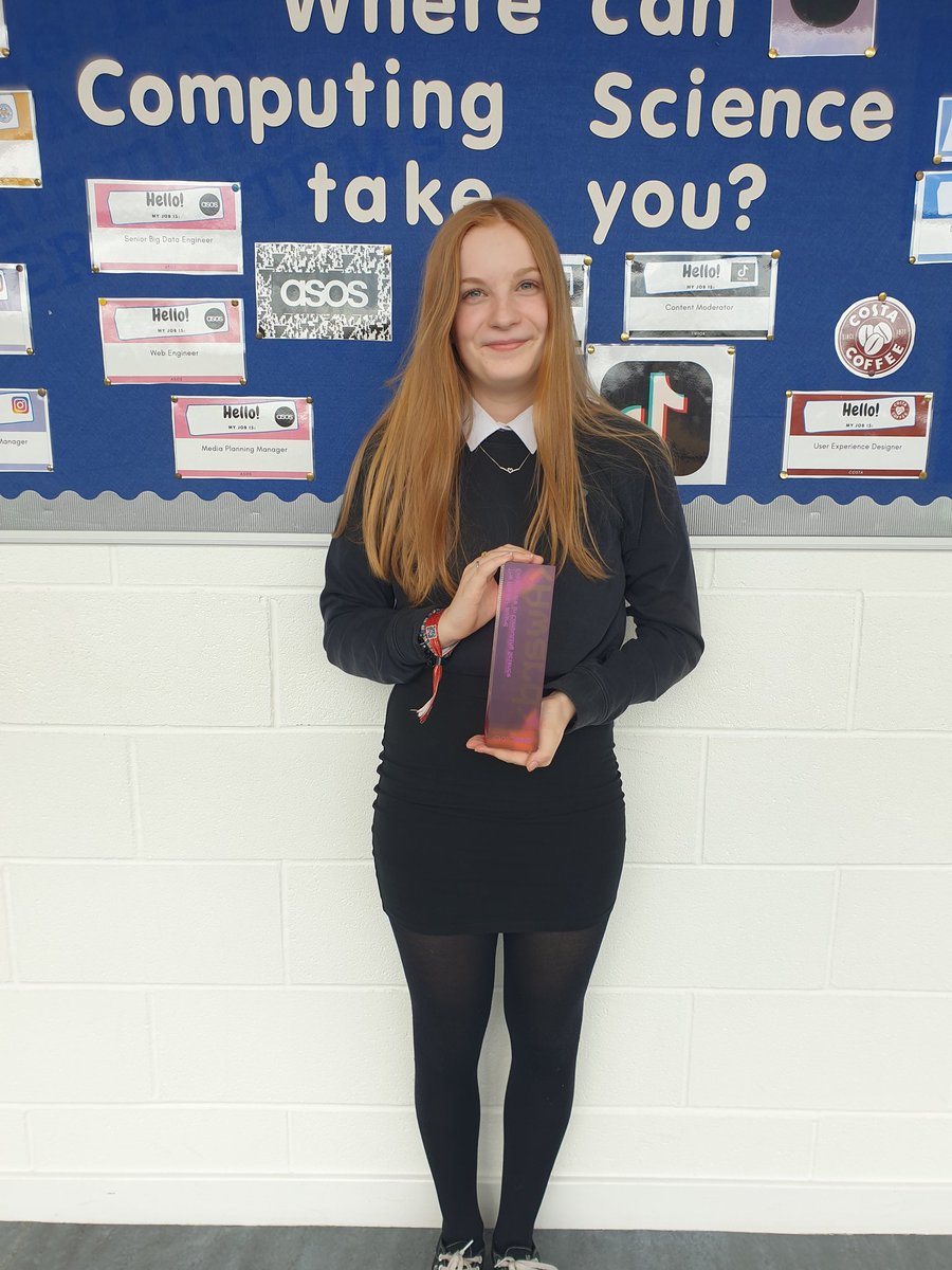Delighted to award this year's Hopper Award for Excellence in Computing Science to Rebecca. Well done!!
@dressCodeHQ 
@LGS_1183 
#chooseComputingScience