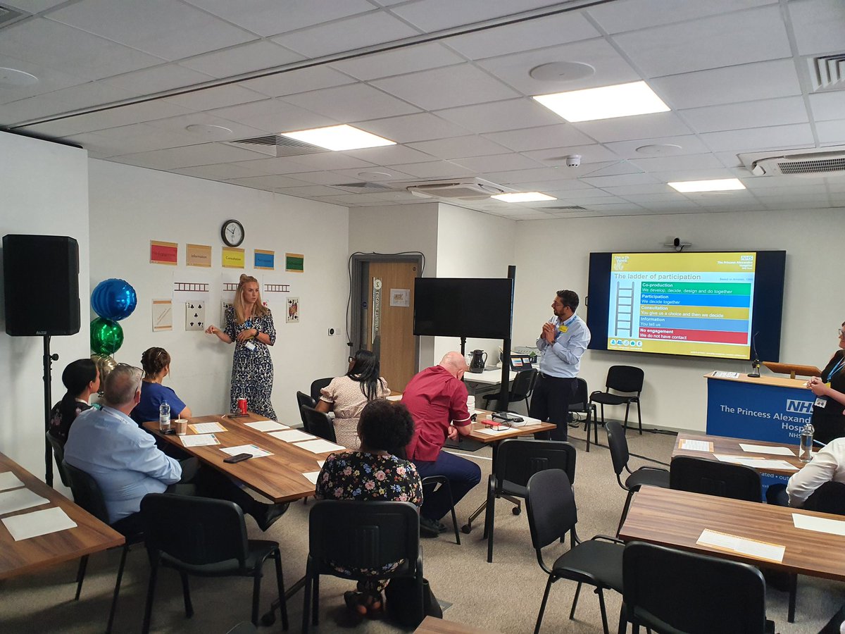 Patient at Heart - whose improvement is it anyway session were engaging with 'Play Your Cards Right.
@NHSHarlow <a href="/Ogechi_Emeadi/">Ogechi Emeadi</a> <a href="/Lancemccarthy/">Lance McCarthy</a>
<a href="/QualityFirstPAH/">𝗤𝘂𝗮𝗹𝗶𝘁𝘆 𝗙𝗶𝗿𝘀𝘁 𝗧𝗲𝗮𝗺</a> #ThisisUsWeek2023