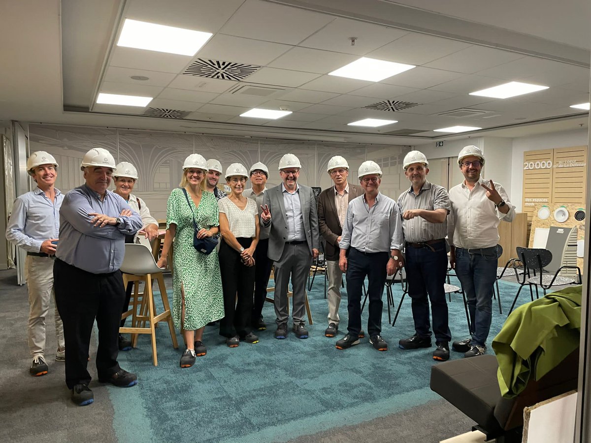 Visite du <a href="/cnitladefense/">Cnit Paris LaDefense</a> avec les membres du bureau de la #SFORL ! On vous attend nombreux du 4 au 7 octobre pour le 129ème congrès de la #SFORL