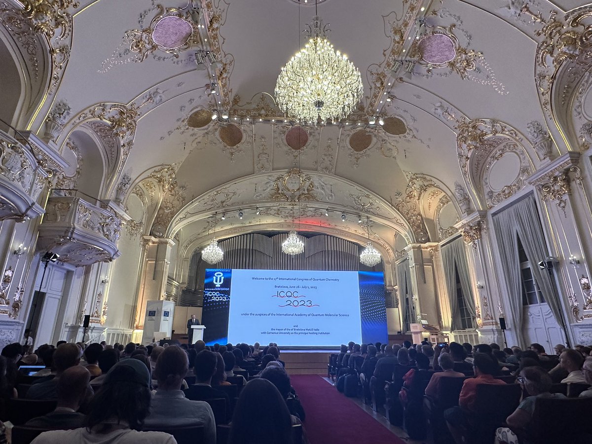 The #ICQC2023 in Bratislava is kicking off! 
A pleasure to be here with another 500+ participants!
#compchem, #theochem, #iaqms