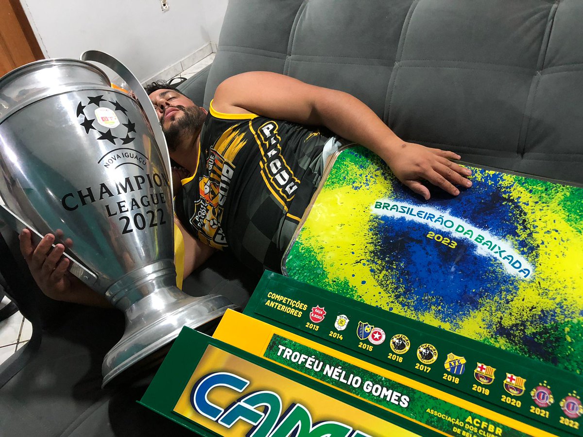 Deixa o homem dormir caralho !!!

PEGAMOS ! 🙅‍♂️🏴🟡⚫