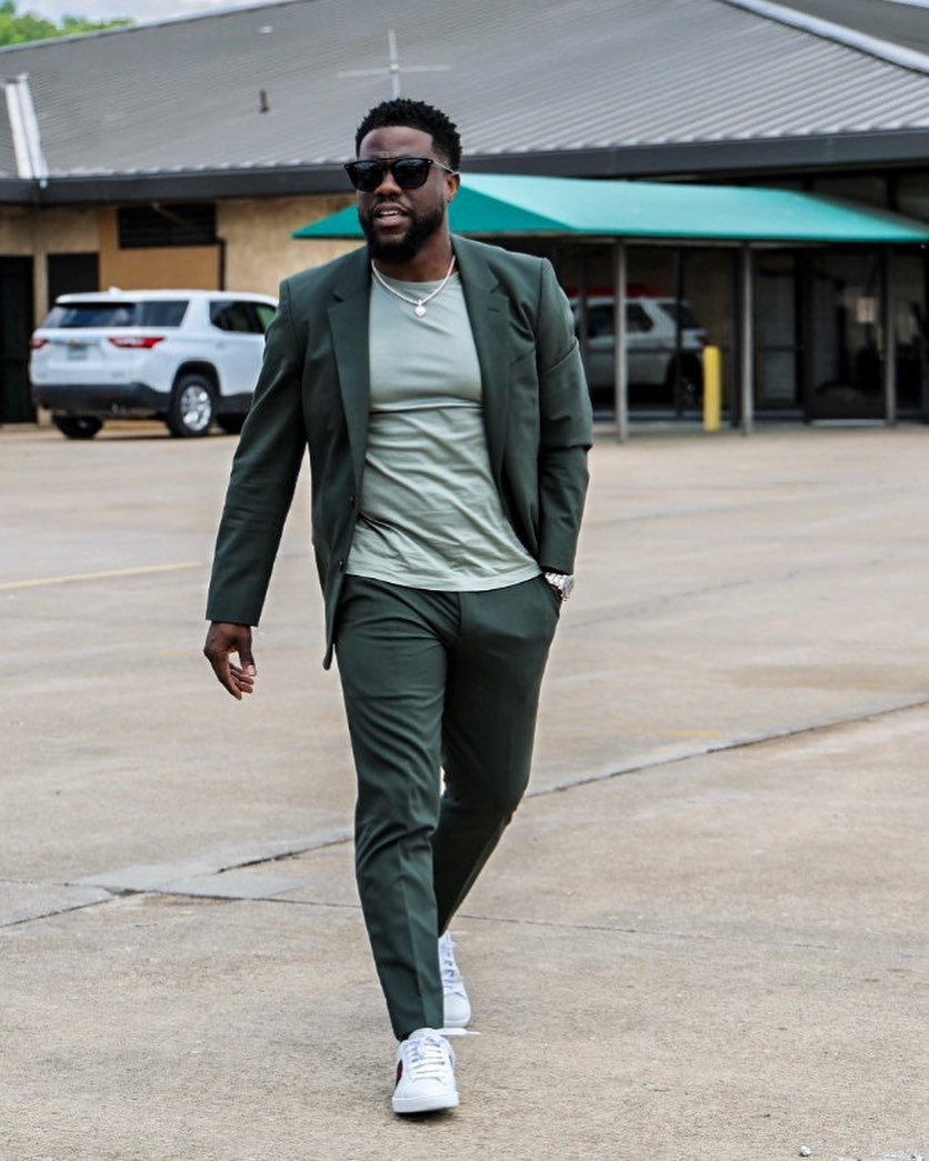 broveing's tweet photo. #Repost @kevinhart4real
On the move ….#DaKid #LilSwag https://t.co/Z78TJDa7WK