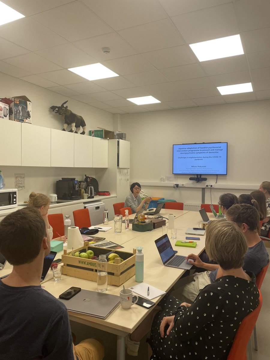 Visiting researcher of @LUMC_Leiden Ass. Prof. Miharu Nakanishi from @TohokuUniPR discussing her work on #advancecareplanning in #dementia at  @eolc_research @VUBrussel together with @lvdblock @LaraPivodic @fannymonnet @KimNooijer