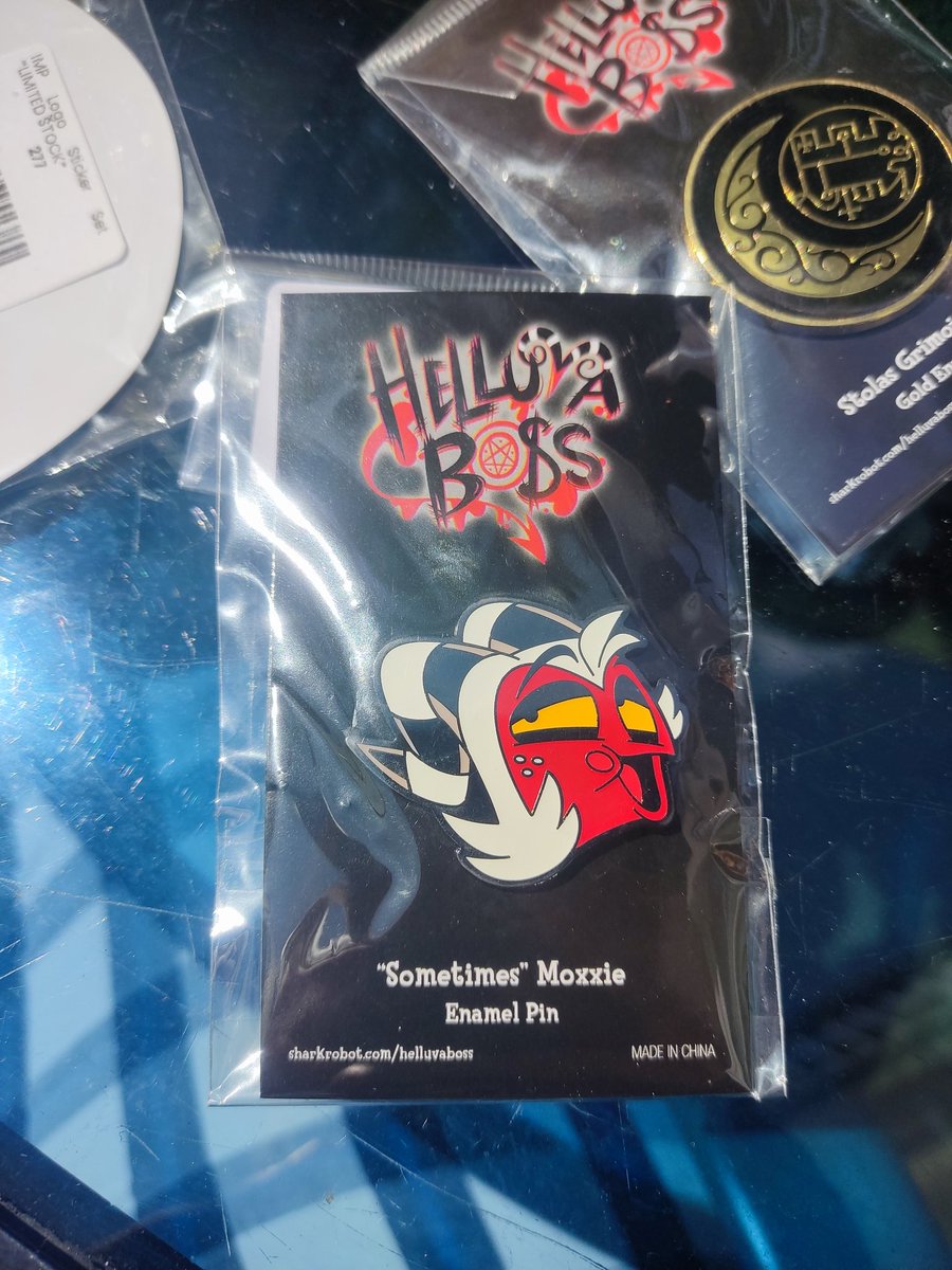 sovayell's tweet image. My bisexual pride pin finally came 🥳