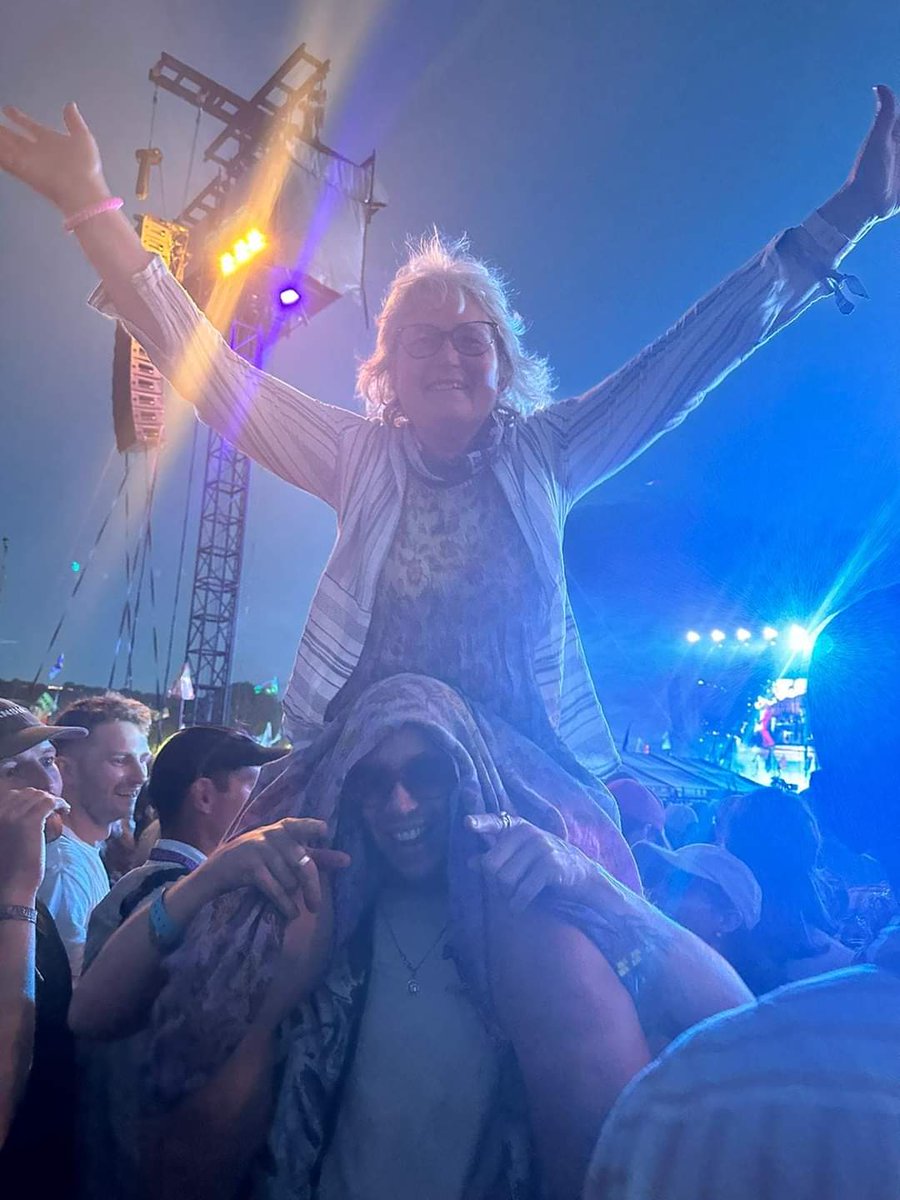 Proving that you're never too old to have festival fun, especially when the generations unite in their love of all things @glastonbury