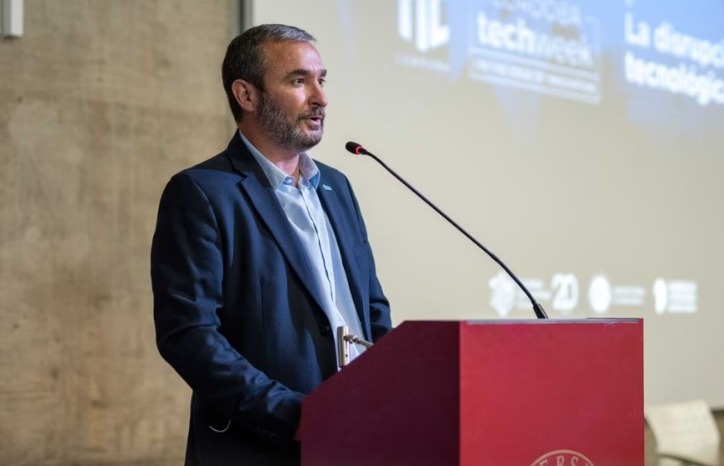 Cada gestión puede buscar dejar su impronta y de seguro hay por mejorar, pero eso no está reñido con mantener políticas que han dado resultados tangibles y gozan de alta valoración entre las empresas, by  <a href="/PabloGigy/">Pablo Gigy</a>, pdte.  <a href="/ClusterCba/">Córdoba Cluster</a> vía <a href="/LAVOZcomar/">LAVOZcomar</a>   acortar.link/DeULbn