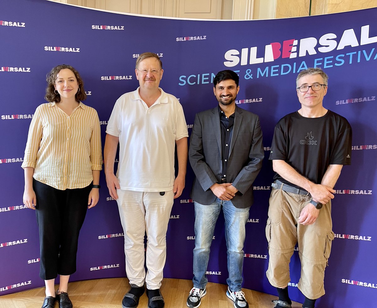 An incredible experience as an invited expert alongside Prof. Stephan M. Feller at SILBERSALZ Schulkino event last week. Thanks to the organisers Agnes &amp; Claudia and, the moderators Lena &amp; Xenia. Tilo 🙏
Credits: “SILBERSALZ Schulkino”
<a href="/TROPOS_de/">TROPOS</a> @silbersalzhalle <a href="/agnesofischer/">Agnes Fischer</a>