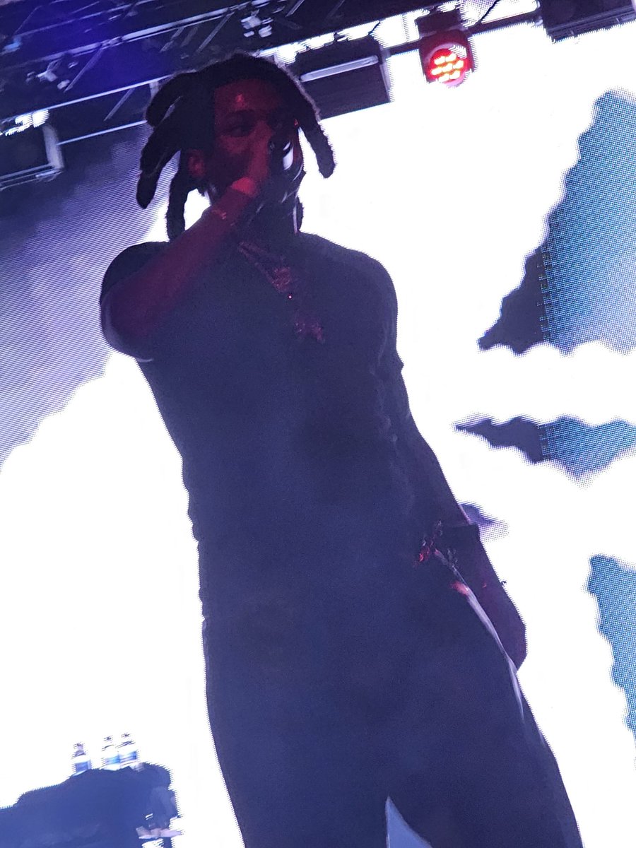 @denzelcurry was incredible last night. Dude brings the energy wherever he goes. Cannot wait that new stuff to drop w/ flygod @WESTSIDEGUNN #GXFR 🦂🐐