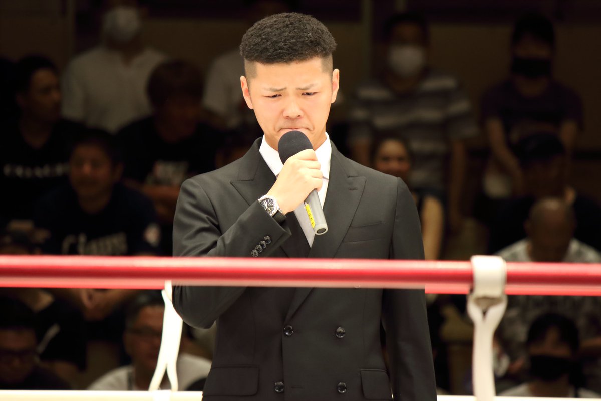 yutaka_555r's tweet photo. SHOOT BOXING 2023 act.3

第2代シュートボクシング
日本ライト級王者西岡蓮太選手
現役生活お疲れ様でした！

まだまだ活躍する姿を見たかった🥲
マイク聞いて🎤泣きそうでした😭

TEPPEN GYMで素晴らしい
チャンピオンを育ててください！

#SHOOTBOXING
#西岡蓮太 https://t.co/SgweSyn3VH