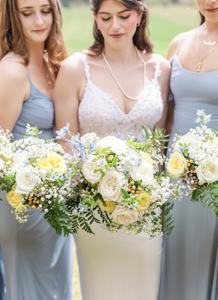 lilnuggzz's tweet photo. I did that 😍😍 #florist #weddingflorals https://t.co/zNDObNhVKh