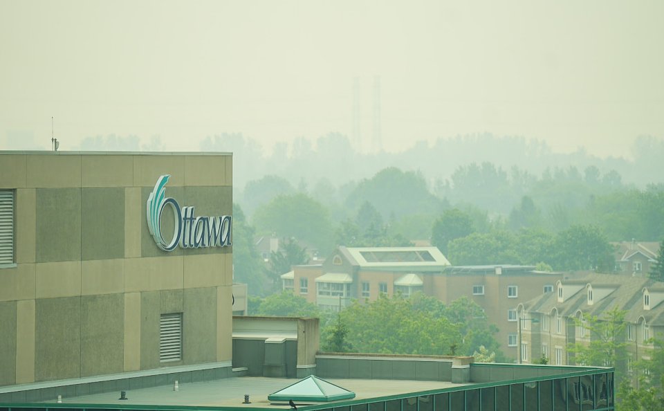 catherinekitts's tweet photo. It’s another difficult day due to poor air quality in our city. @OttawaHealth has several resources available to stay safe. 

https://t.co/DpgaSBthZ7

@environmentca also monitors air quality through an index. 

View #ottcity's here: https://t.co/hj1sV4Qlgm https://t.co/sRAIpaW3Si