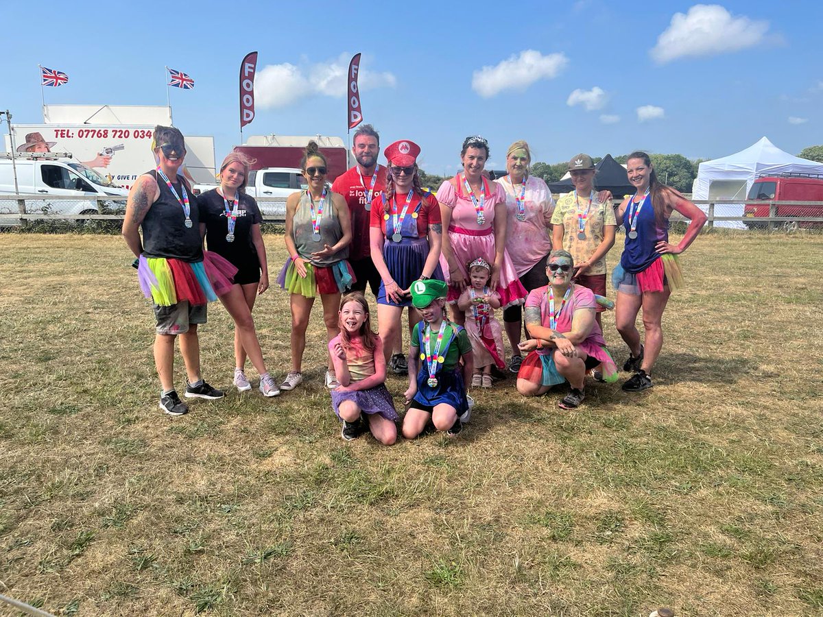 krysia_l's tweet photo. Great day doing warm-ups with the  Snap Fitness famalam and having so much fun doing the Rainbow Run for Wessex Cancer Trust IW #rainbowrun #fitnessfun #charityrun #iow https://t.co/S1QWoS6Vbe
