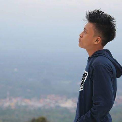 Jadi pertanyaan besar siapa Alwi Husen Maolana ini pak <a href="/ST_Burhanuddin/">ST Burhanuddin</a>? Keluarganya siapa? Anak siapa dia? Kenapa anak buah Pak <a href="/ST_Burhanuddin/">ST Burhanuddin</a> di Kejari Pandegelang malah memihak pelaku ya? <a href="/KejaksaanRI/">Kejaksaan RI</a>