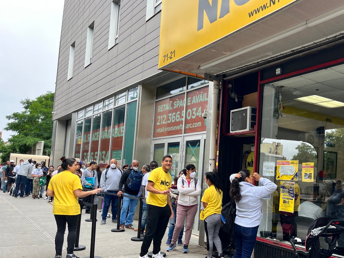 NICE4Workers's tweet photo. Last week, @NICE4Workers received @hellodcwp Commissioner Vilda Mayuga in #JacksonHeights. #DCWP Comm'r Mayuga #welcomeNYC more than 200 #asylumseekers that signed up for #NICE New Members Orientation. @helloDCWp informed #asylumseekers about their #consumers &amp; #workers rights. https://t.co/KQCDnYrsNP