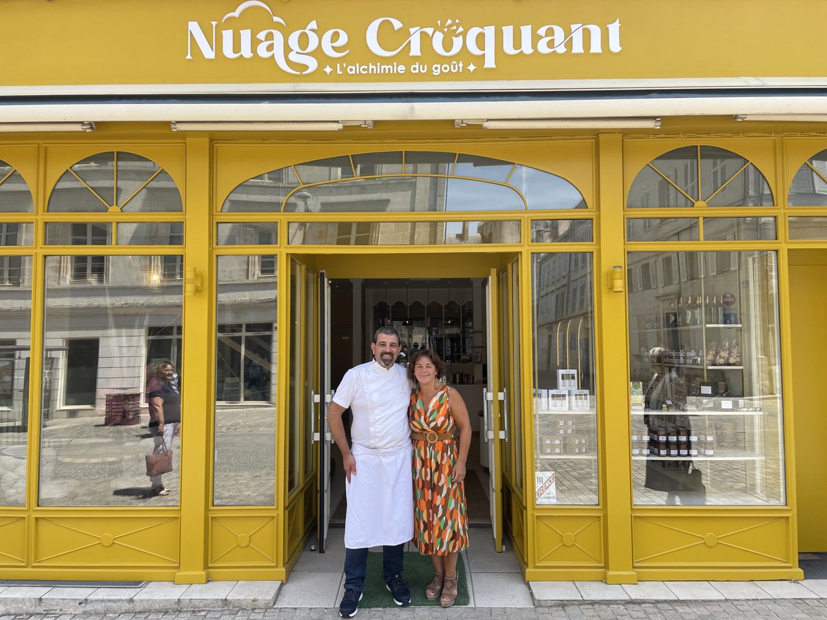 #Niort: Un nouveau commerce gourmand ouvre rue de l’Hôtel de ville! Nuage Croquant ouvre dès mardi. Vos pâtissiers vous attendent tous les jours de 8h à 19h du mardi au samedi et le dimanche jusqu’à 12h30.