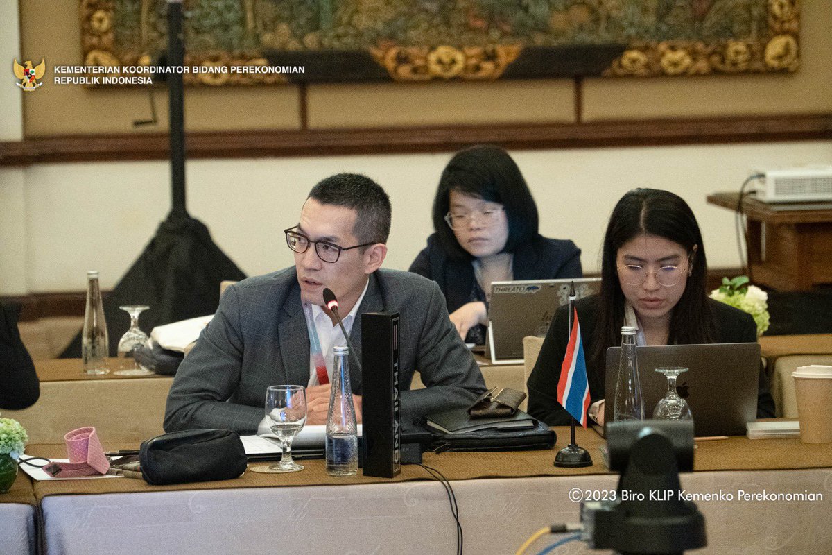 #BeritaEkon

Hai #SahabatEkon

Pertemuan ASEAN Coordinating Committee on E-Commerce and Digital Economy (ACCED) ke-23 bahas deliverables ASEAN menuju agenda transformasi digital yang selaras dengan SDGs.

Ayo baca.
ekon.go.id/publikasi/deta…

#ASEAN
#TerbaikUntukIndonesia