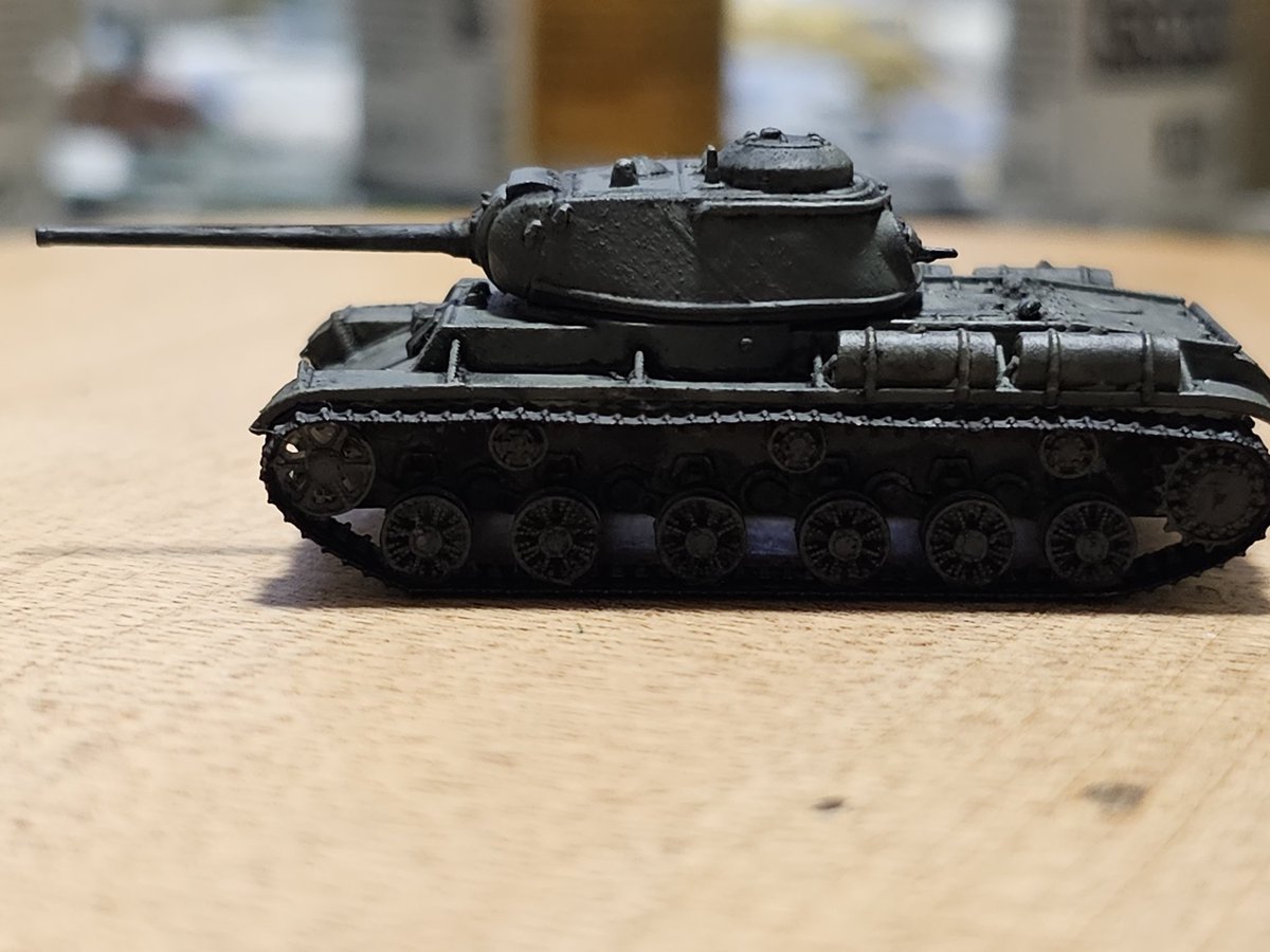 fkwgkaitnhb79's tweet photo. 1/144スケールKV-85完成しました。
キットは144tankさんのものを使用。単色に墨入れのみ簡単仕上げ。
#144スケモ https://t.co/BMsmSzuHFH