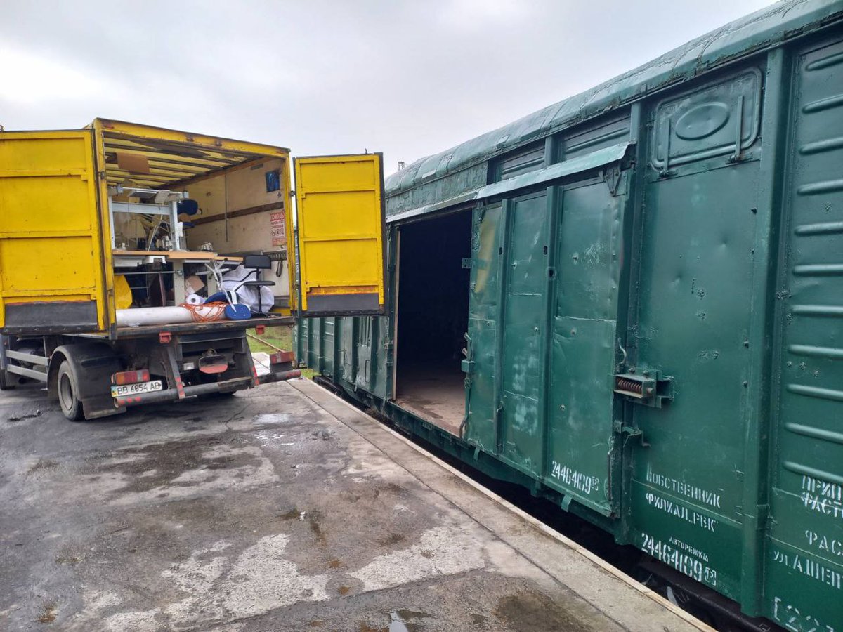 EBRD's tweet image. Olena is the owner of Spetstent, a tent producer, relocated from Luhansk to a safer region in May 2022. It was the the second time in her life she lost her home and business.

W/ #EBRDdonors we support relocation across Ukraine.#UkraineReformsArchitecture

ebrd.com/news/2023/ebrd…