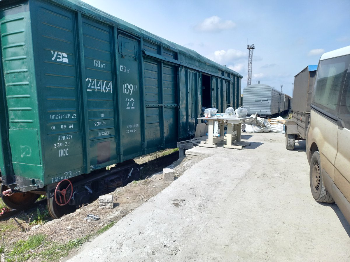 EBRD's tweet image. Olena is the owner of Spetstent, a tent producer, relocated from Luhansk to a safer region in May 2022. It was the the second time in her life she lost her home and business.

W/ #EBRDdonors we support relocation across Ukraine.#UkraineReformsArchitecture

ebrd.com/news/2023/ebrd…