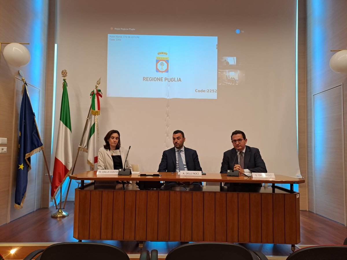 📢 Al via a Bari presso 📍 Palazzo della <a href="/RegionePuglia/">RegionePuglia</a> il convegno “Al Sud del #PNRR. La bussola dell’attuazione e le sfide del #digitale e della #salute per il Meridione” nell’ambito dell’iniziativa #NextReg promossa da I-Com, <a href="/NomosCSP/">NOMOS Centro Studi Parlamentari</a> e <a href="/opengateitalia/">Open Gate Italia</a>.
