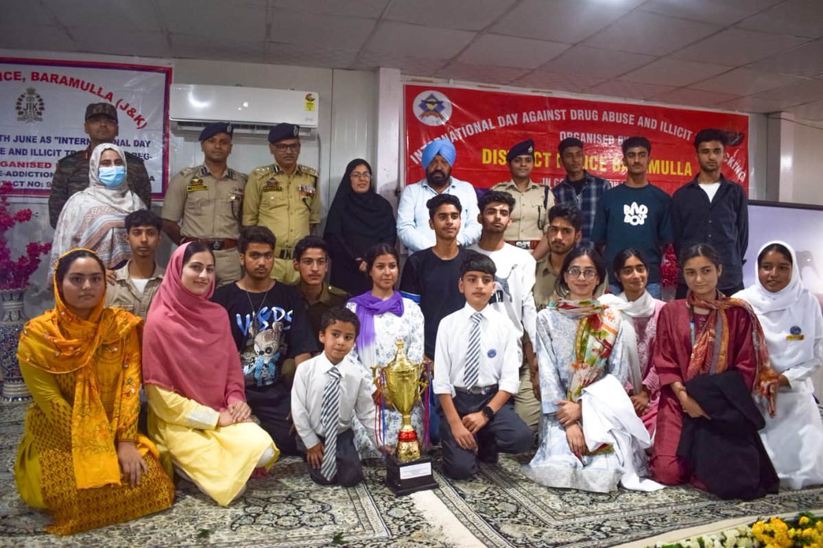 Baramulla Police celebrated International Day against Drug Abuse and Illicit Trafficking at Govt Degree College Pattan; DIG NKR Baramulla presided over the occasion. #SayNoToDrugs @JmuKmrPolice @KashmirPolice @DIGBaramulla @DCBaramulla @Amod_India @DivyaDev_ips