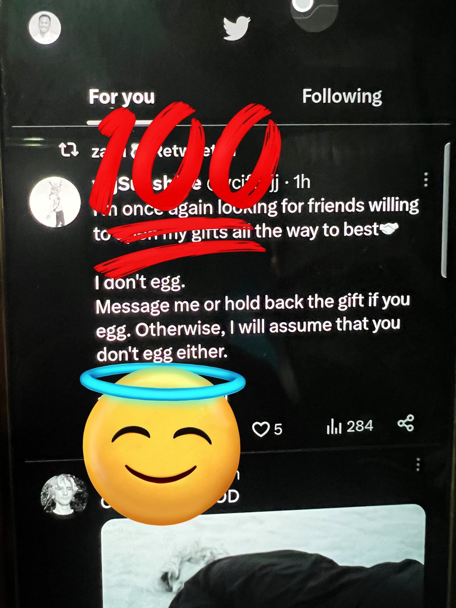 IsSingSongTime's tweet image. I really tried to hop on the “turning on grayscale on your phone for less distraction” hype train but too much of my work involves my phone🥲 which sucks because my avg daily screen time is 8.5 hours a day.