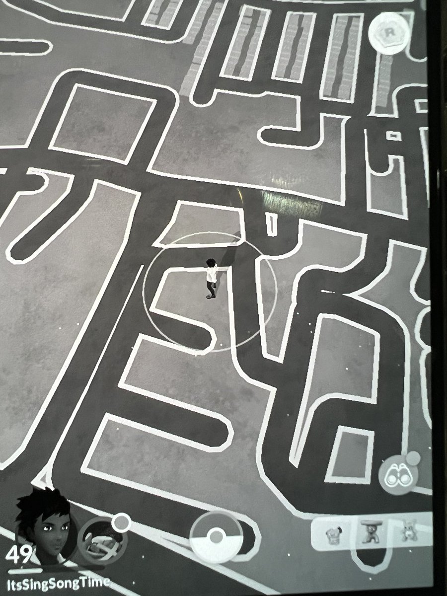 IsSingSongTime's tweet image. I really tried to hop on the “turning on grayscale on your phone for less distraction” hype train but too much of my work involves my phone🥲 which sucks because my avg daily screen time is 8.5 hours a day.