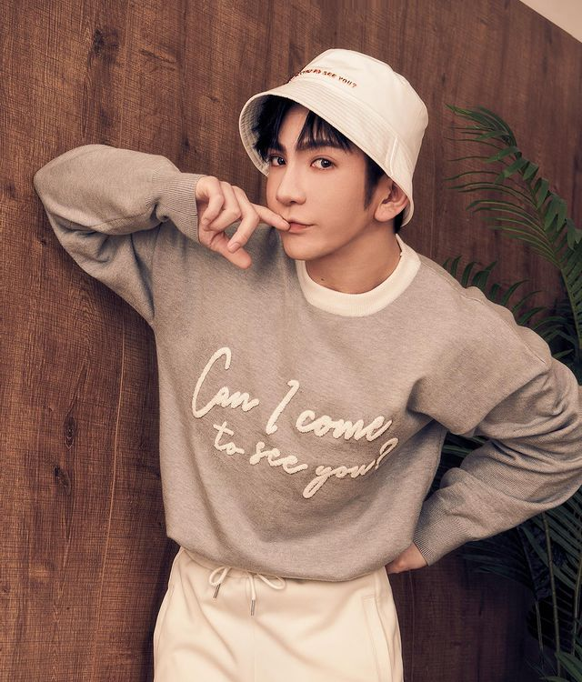 ansonlo_intlfc's tweet photo. 👱🏻‍♂️24.06.23 Instagram Update👶🏻

💬🖼️
#ALLOVER
#Chapter2 #CanIComeToSeeYou

🔗 https://t.co/PjAl9VyrFX
•
#盧瀚霆 #AnsonLo #mirrorweare
👶🏻♥️👱🏻‍♂️ https://t.co/jOqqzr2OR5
